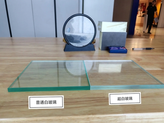 Αληθινό χρώμα 2mm-19mm επίπεδο διαφανές κτίριο Διαφανές γυαλί για κοπή και διακόσμηση